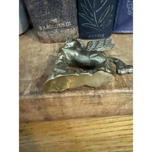 Vintage Small Solid Brass Winged  Horse Pegasus Figure 3” Paperweight Mythical - Picture 5 of 5